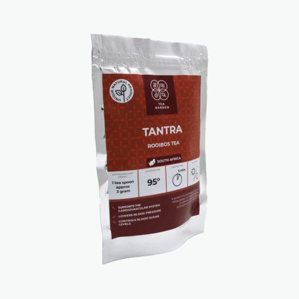 Perfect mix of rooibos, coconut flakes, ginger, cinnamon, apples, cardamom, black pepper, almonds, natural fragrance